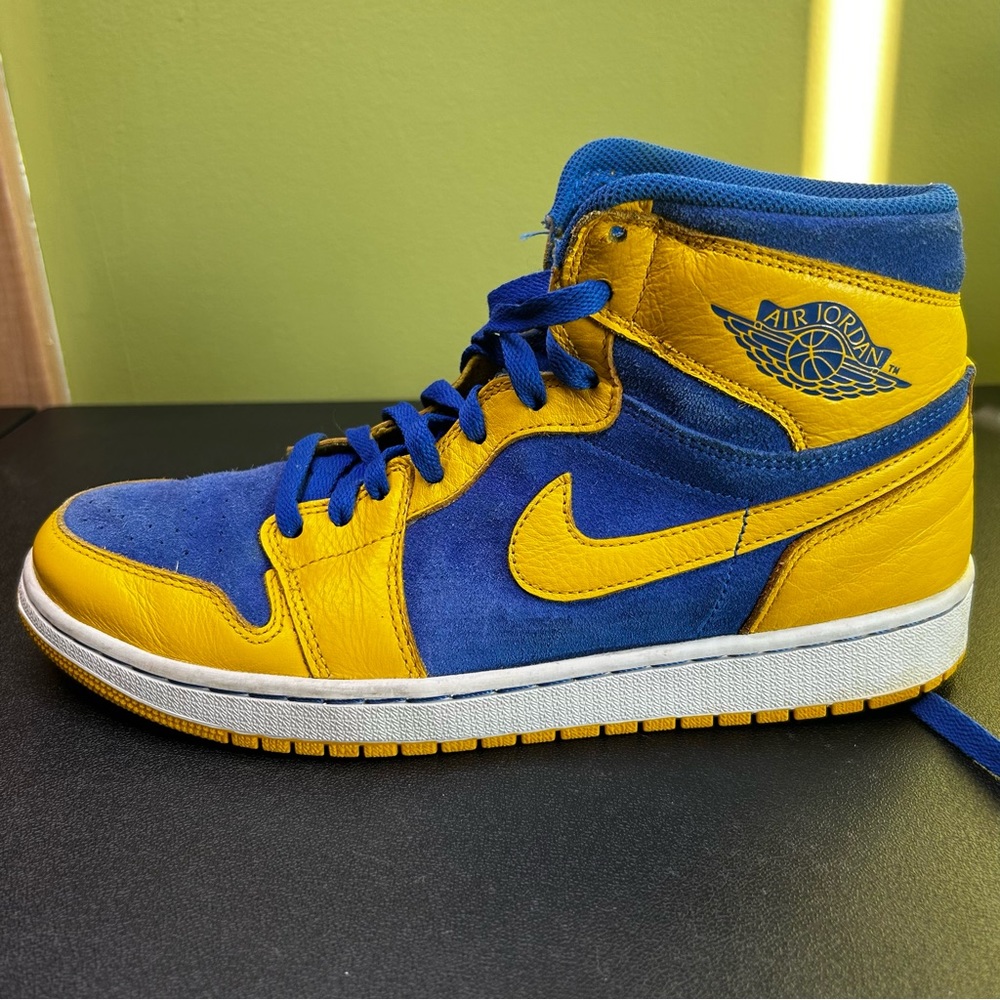 Air Jordan 1 Retro High OG "Laney" (2013) - Picture 2 of 9